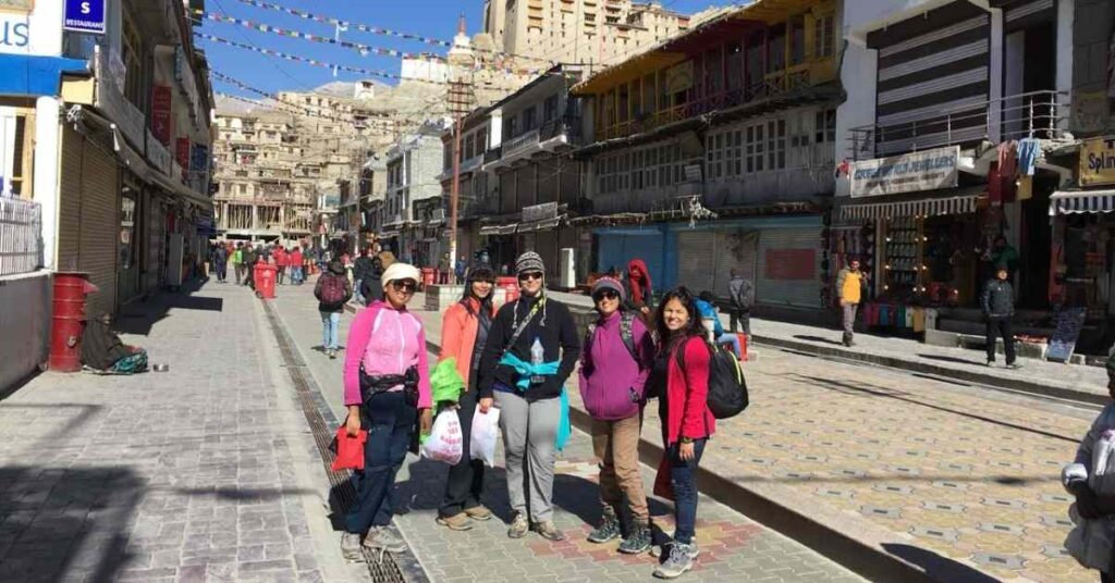 chadar trek_adventure pulse_leh market