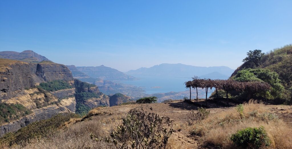 Rest stop with views of Pimpalgaon Joga Dam & Malshej Ghat