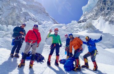 Everest Expedition Team Adventure Pulse